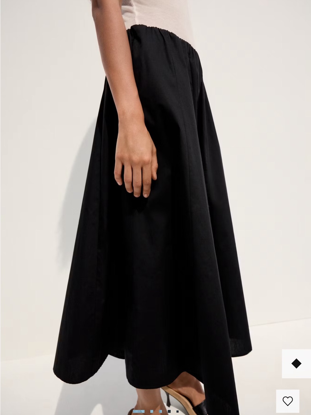 Mango Black long skirt / midi if you tall
82% cotton, 15% polyamide, 3% elasien - Picture 4 of 6